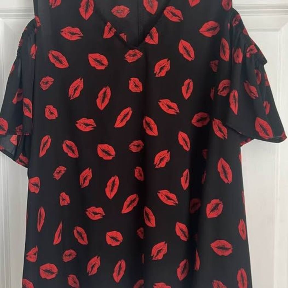 Torrid 0 cold shoulder